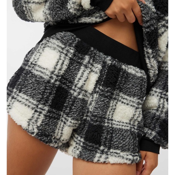 🌸 Rose + Vine 🌸 sherpa pyjama set - Picture 3 of 13